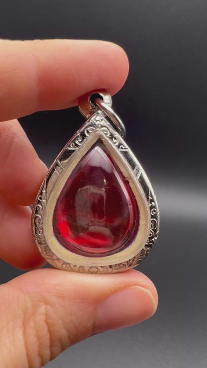 AMULETO OCCHIO DEL NAGA DI SRINAGAR ROSSO