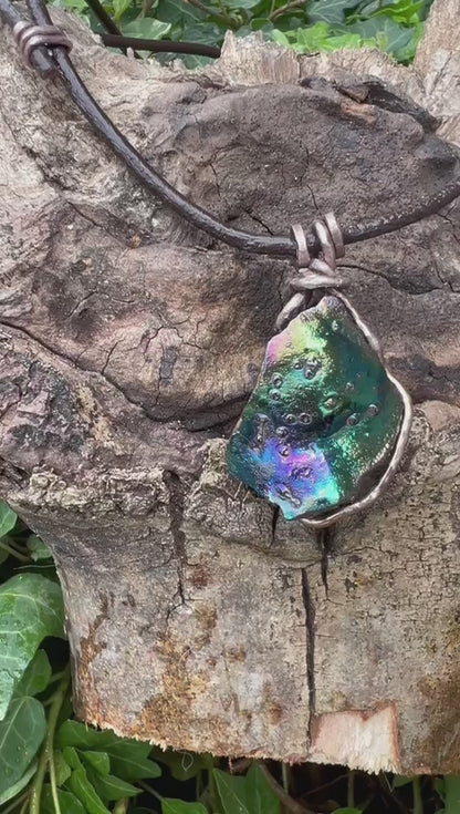AMULETO ARTIGIANALE LEKLAI RAIMBOW CON CORDINO IN CUOIO
